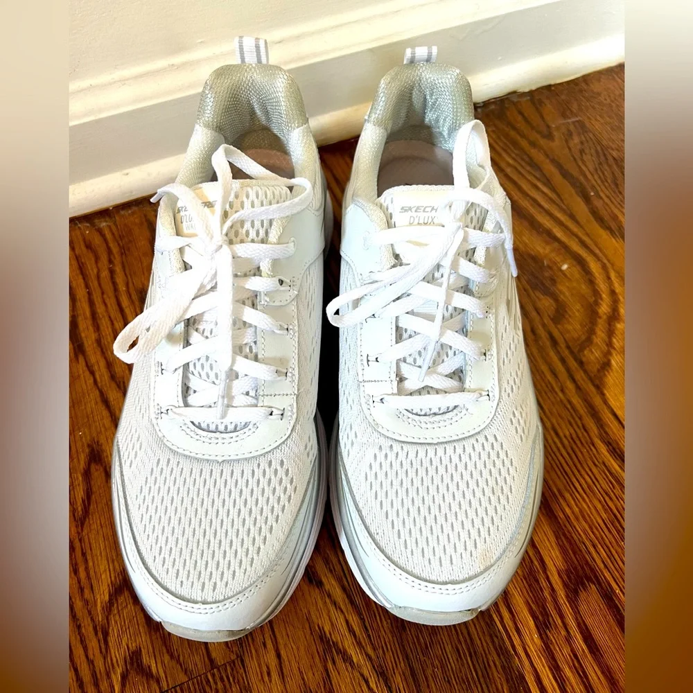 Skechers D’Lux Walker Sneakers White Womens Size 9 - Picture 1 of 5